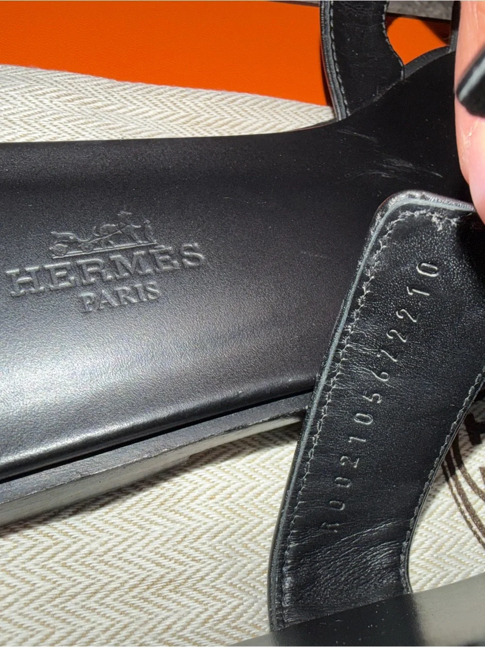 Hermes Black Oran - Picture 3 of 4
